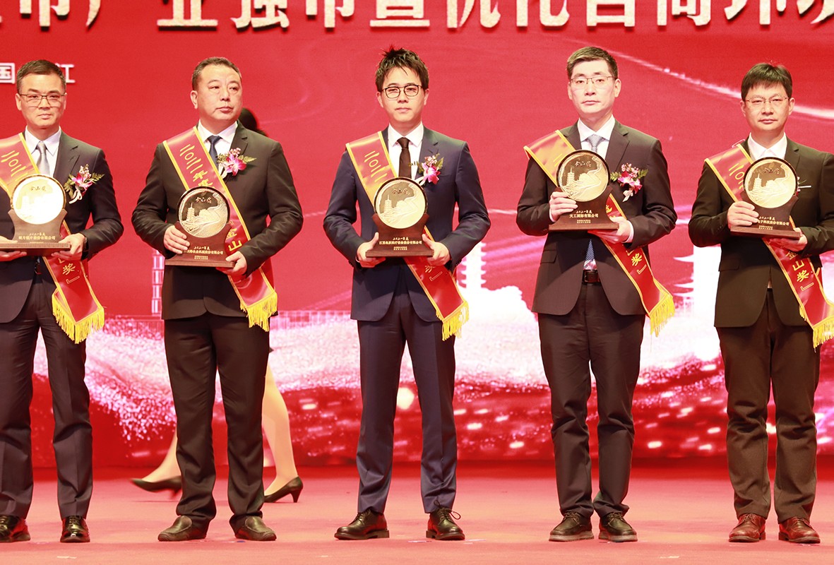 1644651706274243IsJV.jpg 吴群2.JPG