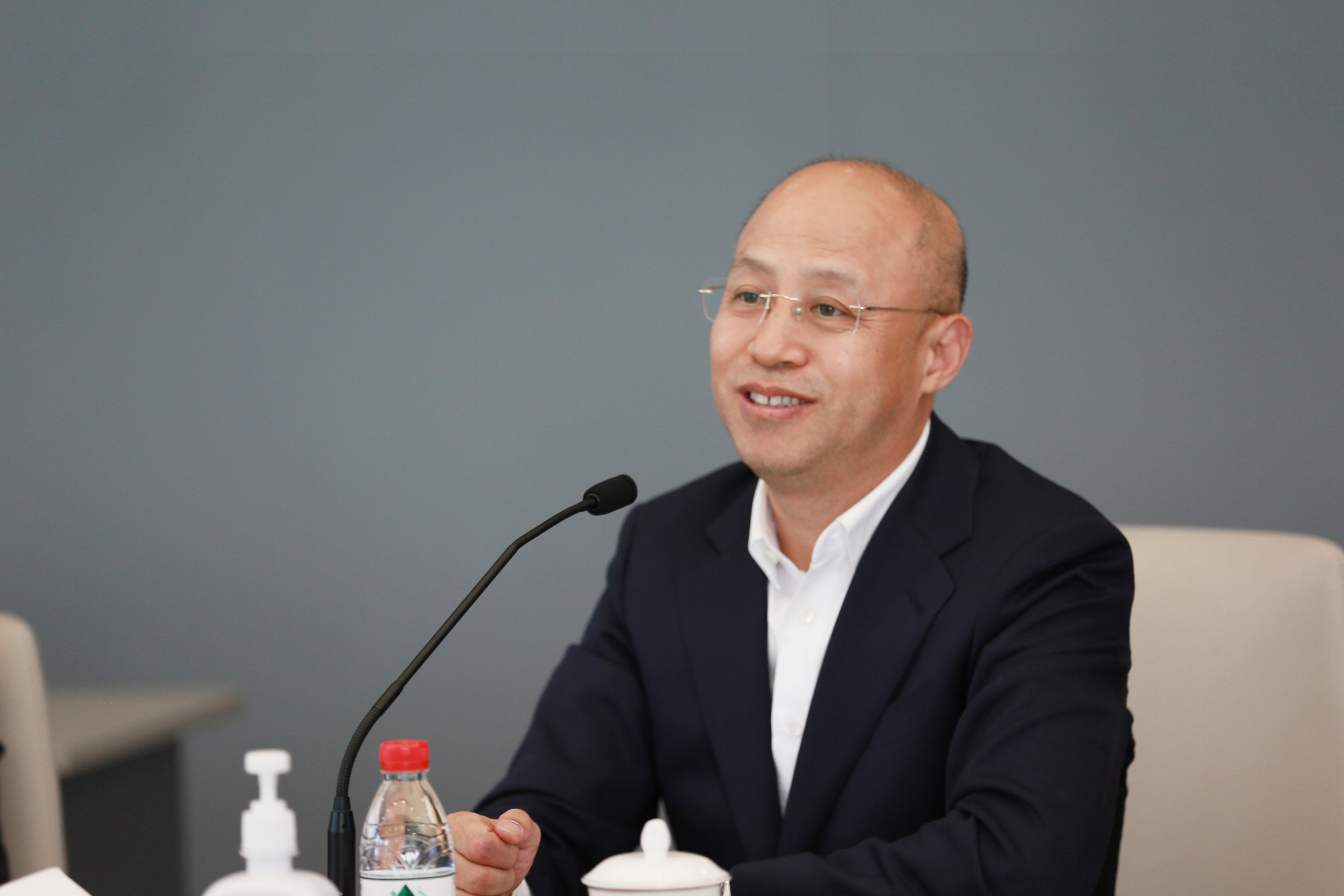 图:鱼跃首席科学家毛坚强发言 图:鱼跃首席科学家毛坚强发言